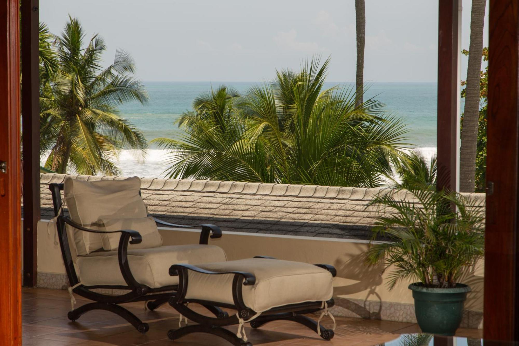 فندق Club Del Mar Oceanfront جاكو المظهر الخارجي الصورة