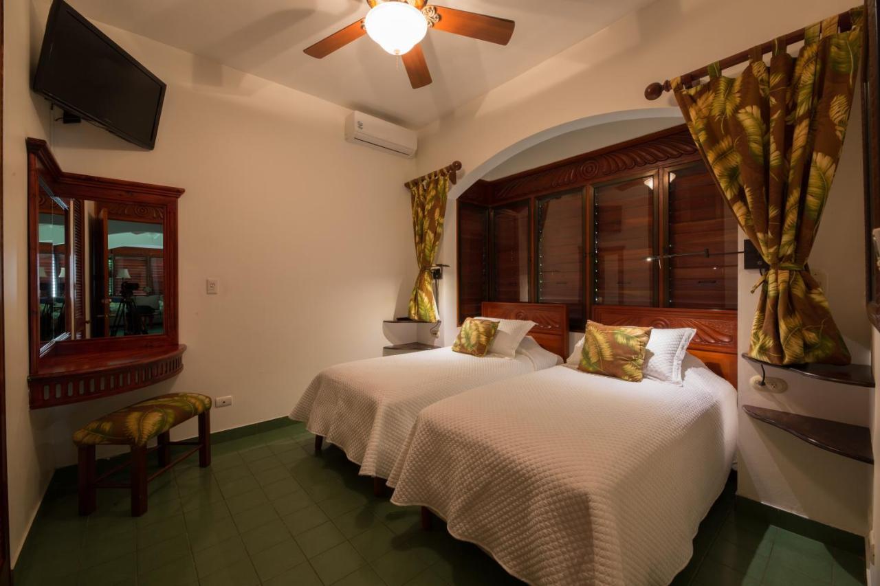 فندق Club Del Mar Oceanfront جاكو المظهر الخارجي الصورة